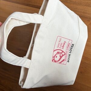 EXCLUSIVE Uniqlo NYC NYPL small tote bag NEW YORK PUBLIC LIBRARY tote bag